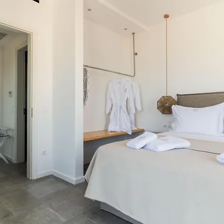 Makrikythera Luxury Sea House *